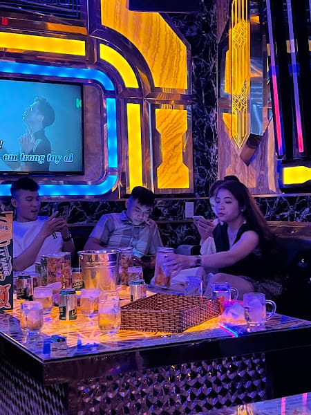 Hình ảnh Gia Đinh Subin Karaoke - Lẩu Tô Subin - 2