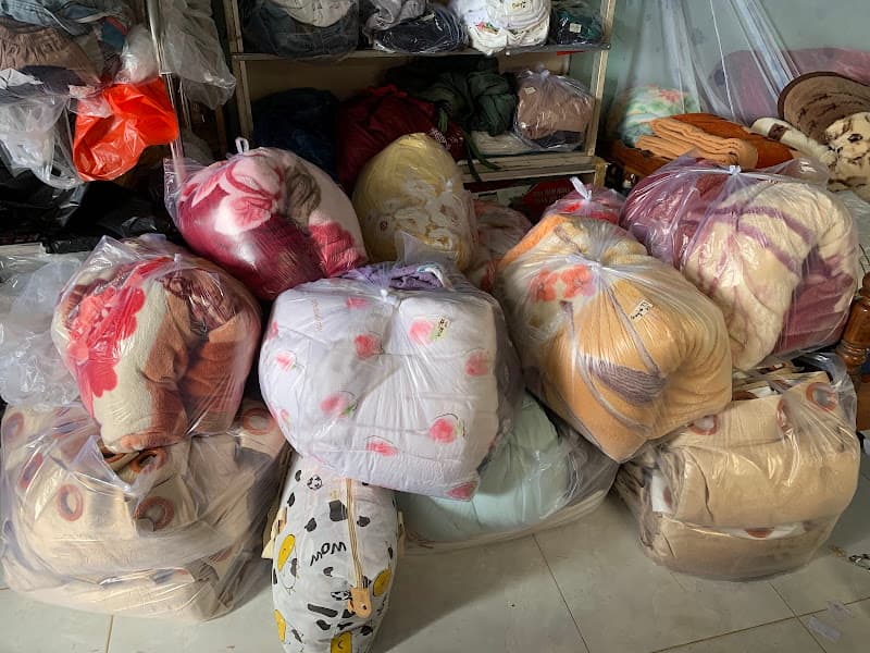 Tiệm giặt ủi Ngọc Trí, Nhà May Ngọc Trí.