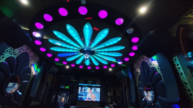 Hình ảnh Karaoke Gold 18 - 4