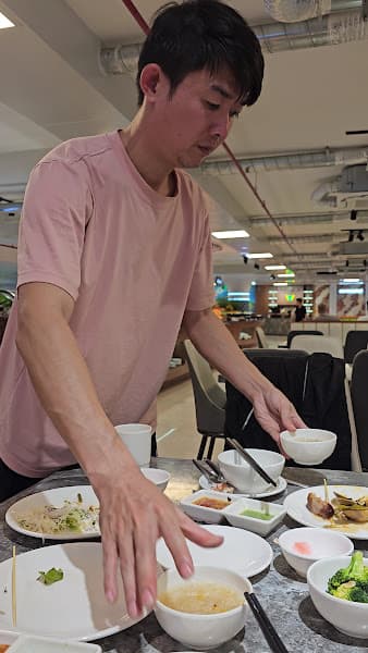 Hình ảnh White Buffet - 3