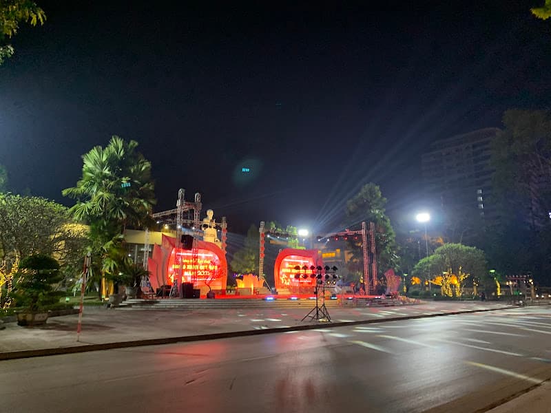 Hình ảnh Quảng trường Tượng đài Chủ tịch Hồ Chí Minh - 3