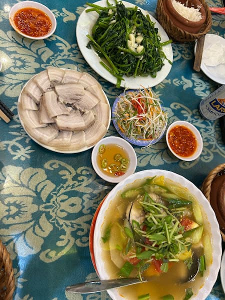 Hình ảnh Nhà Hàng Cơm Niêu Hồng Phúc - 2