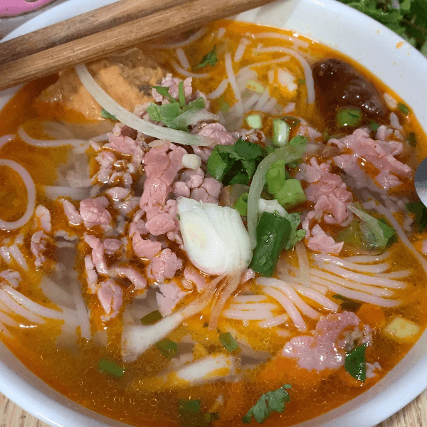 Ảnh bìa Cơm nguội và Bún O Liễu