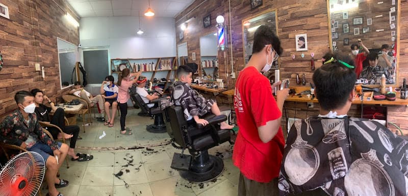 Hình ảnh Thanh Hậu ( Tiệm Cắt Tóc ) - 2