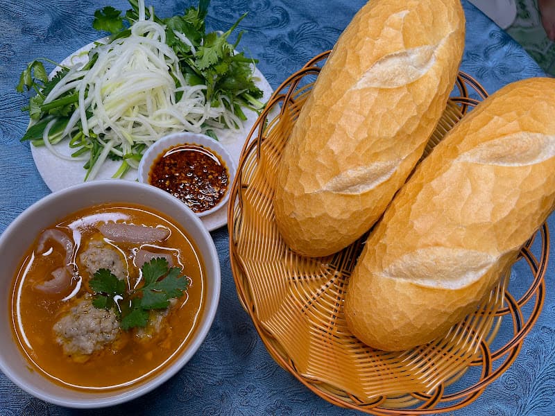 Hình ảnh Bánh Mì Que Mini HP Bánh Mì Xíu Mại Chén - 2