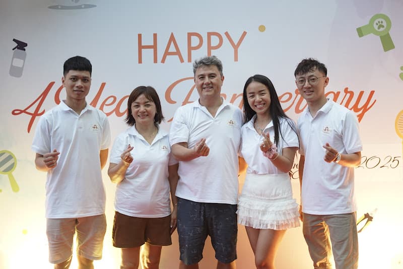 Hình ảnh Woof N' Whiskers Pet shop - Pet Kennel-free boarding & Spa - 2