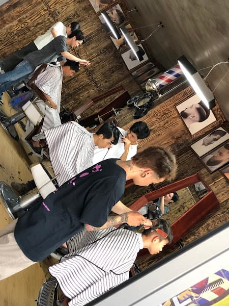 Hình ảnh Cắt Tóc Nam Cà Mau - Luân Barber Shop - 4