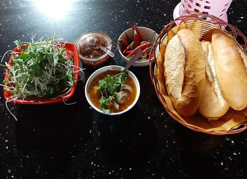 Bánh Mì Xíu Mại Chén &Bánh Tráng Nướng Na Mập