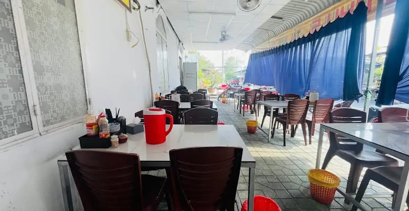 QUÁN PHỞ SƯ PHỤ 5