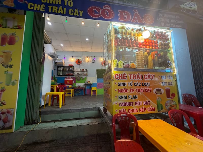 Tiệm sinh tố Cô Đào