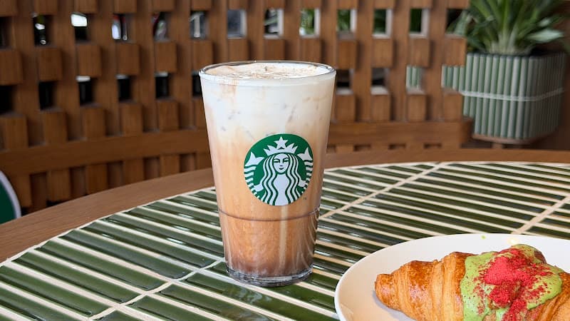 Hình ảnh Starbucks Quang Trung HCM - 4