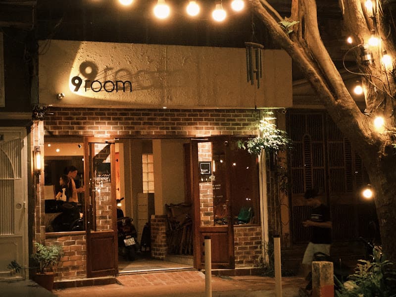 9room Cafe & Decor