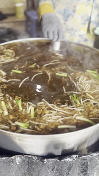 Hình ảnh Bánh canh cay (Chi) Ao Hồ - 3