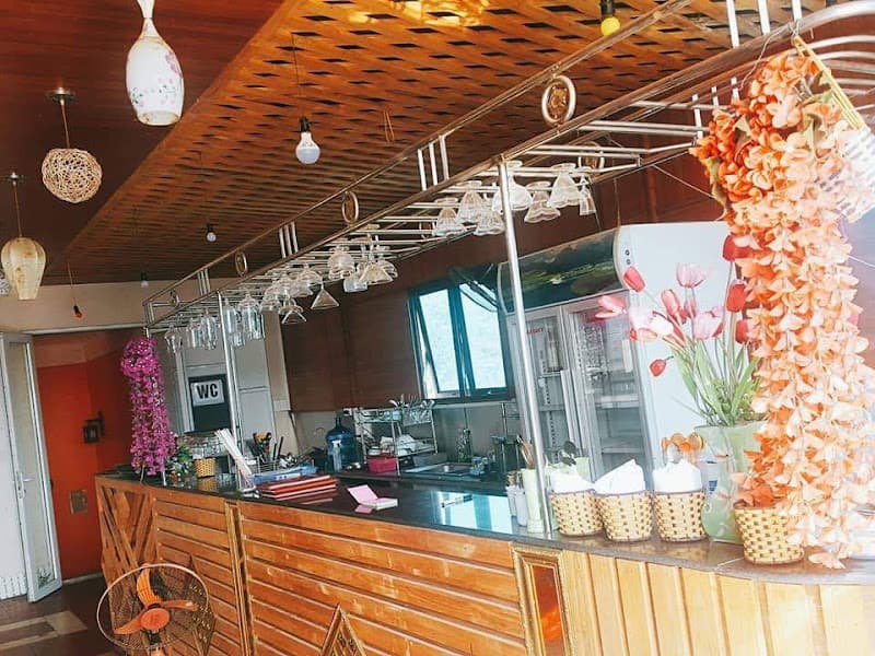 Mường Trời Coffee (cạnh bờ hồ tỉnh)