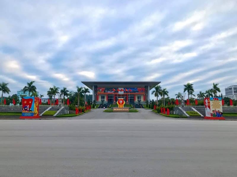 Ảnh bìa Quảng Trường Pác Bó