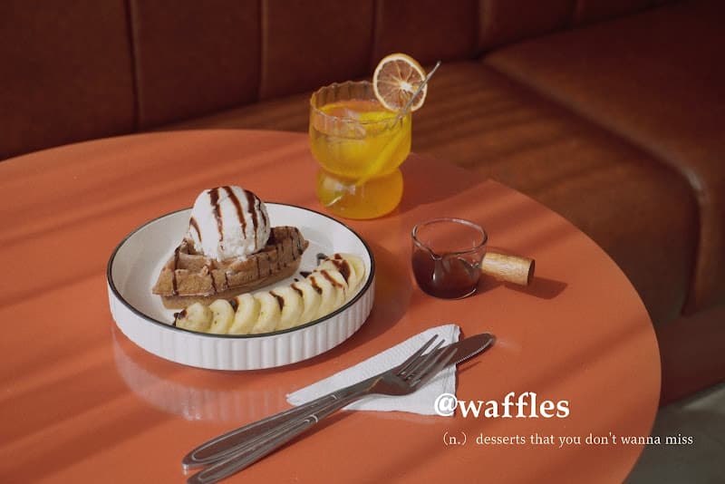 Hình ảnh The Tryst Rooftop Coffee Bar & Workspace - 4