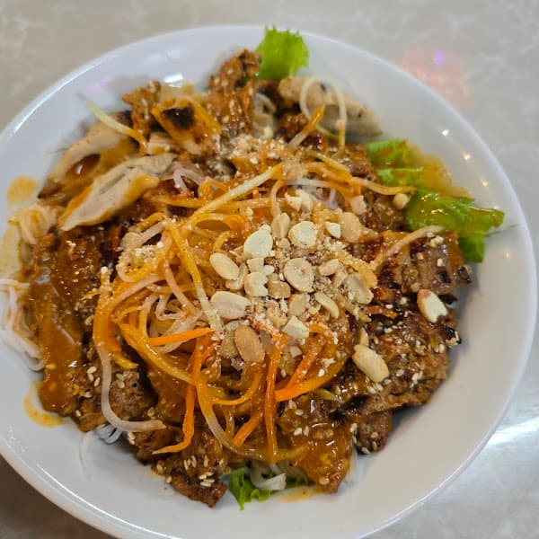 Hình ảnh Quán Cháo Lươn - Lươn niêu- Nem Lụi - Bún Thịt Nướng Hồng Quang + Bánh Bột Lọc 25 Hoàng Diệu ở Quảng Bình - 5