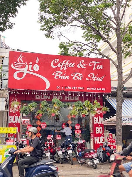 Bún bò Huế 30k - Gió Coffee & Tea