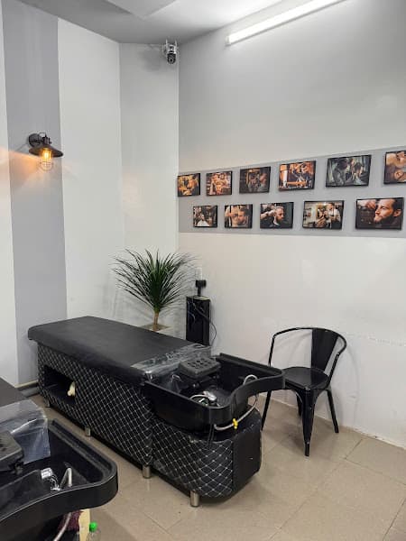 Hình ảnh Tiệm Cắt Tóc Nam - CAO NGUYÊN Barber Shop - 2
