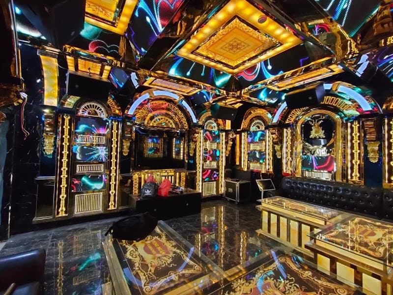 Ảnh bìa Karaoke Golden