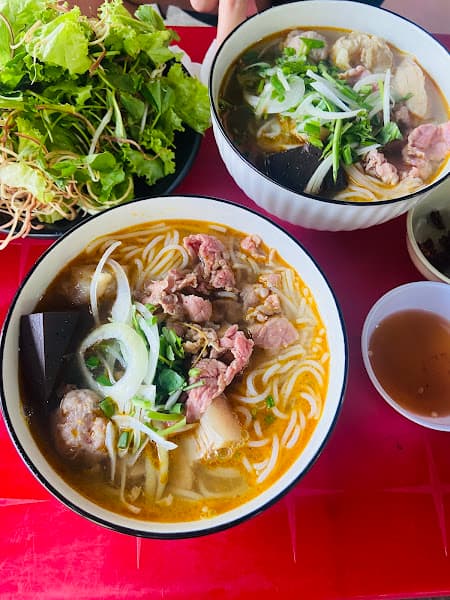 Hình ảnh Bún bò bà Bê (Bún Bò Lò Củi) - 2