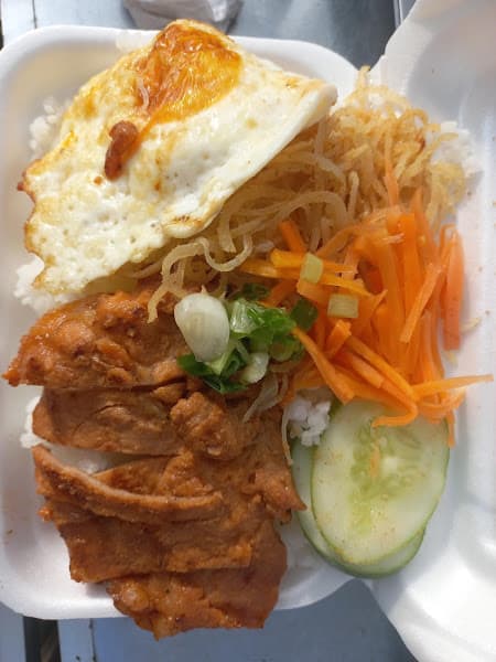 Hình ảnh Bún chả Hà Nội, Cơm Tấm Sườn Bì Trứng - 3