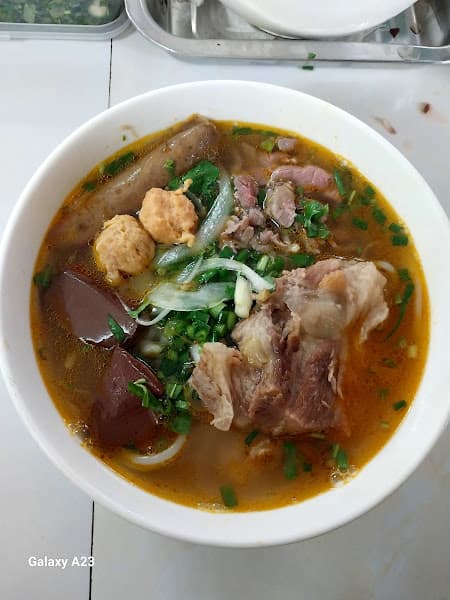 BÚN BÒ HUẾ SÔNG HƯƠNG