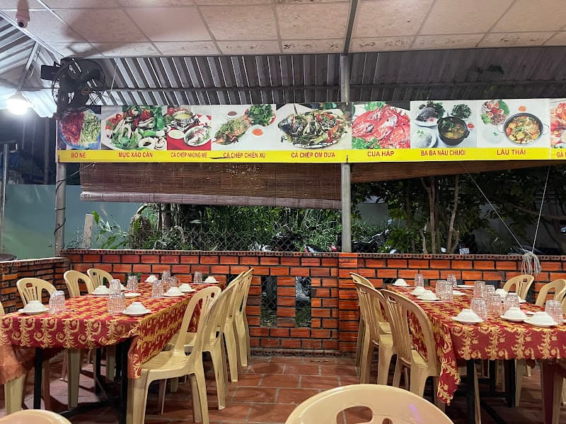 Quán Vườn Nhãn