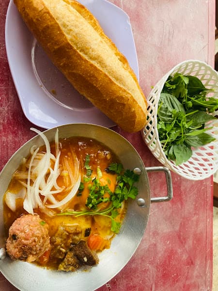 Hình ảnh Bánh mì bò kho, xíu mại - 3