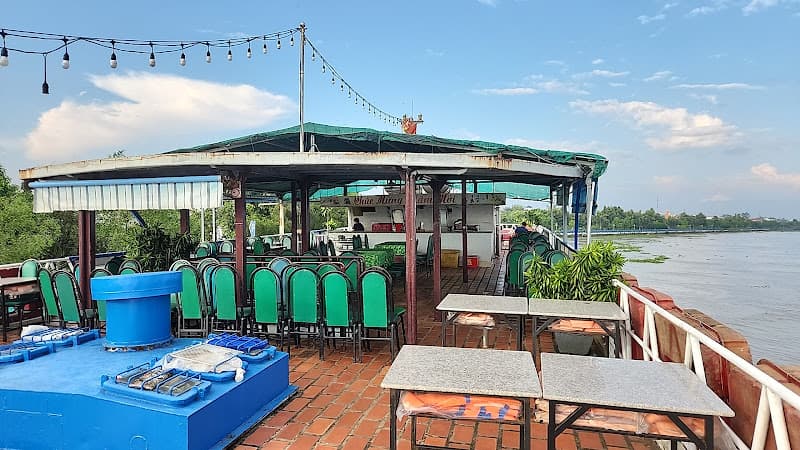 Tàu Nhà Hàng Sông Tiền