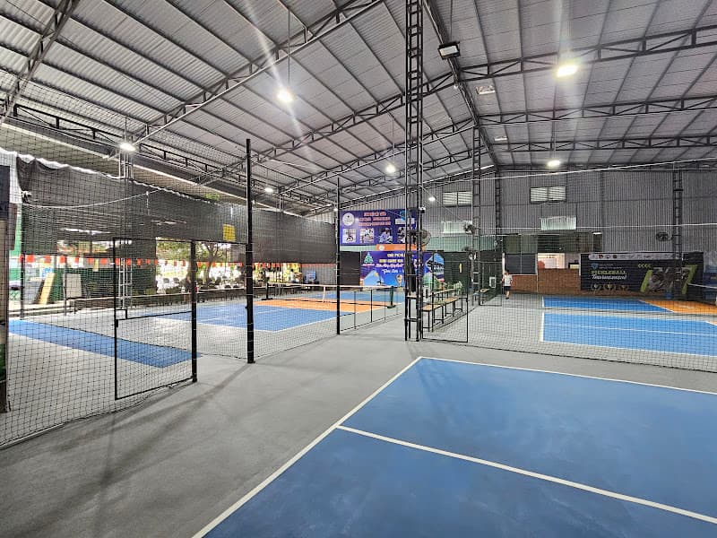 ALADDIN Pickleball & Coffee