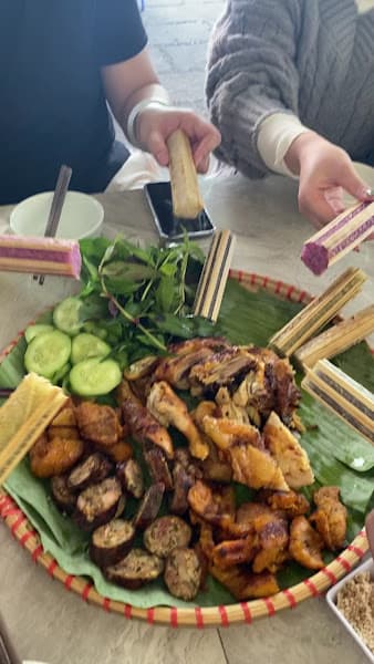 Hình ảnh Cơm Lam - Gà Nướng - Cá Tầm - Lẩu Gà Lá É 85 Tô Hiến Thành - 2