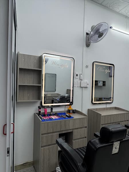 Hình ảnh Win Stylis -Cắt Tóc Nam Đẹp BMT Số 283 Lê Duẩn - 2