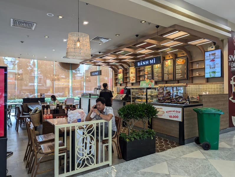 Hình ảnh Highlands Coffee Vincom Quang Trung - 3