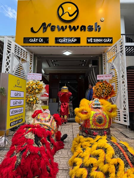 Hình ảnh Newwash Hồng Phát - Giặt ủi, vệ sinh giày Cần Thơ - 4