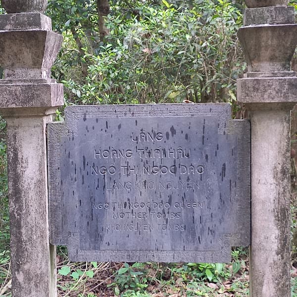 Ảnh bìa Lăng mộ bà Ngô Thị Ngọc Dao