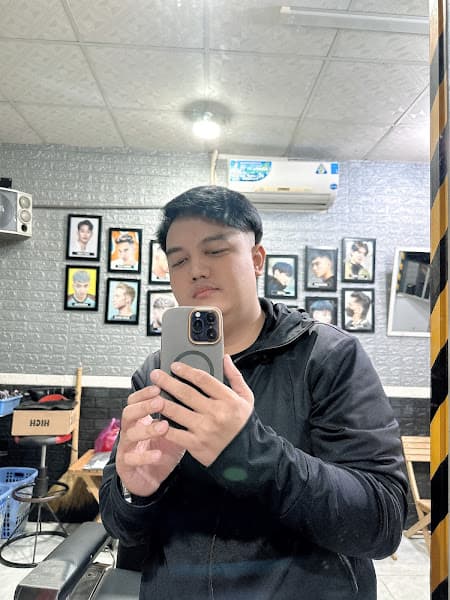 Hình ảnh Tiệm cắt tóc Minh Khánh - 4