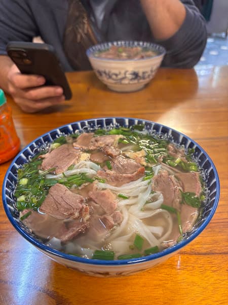 Hình ảnh Phở Bò Tái Lăn - 2