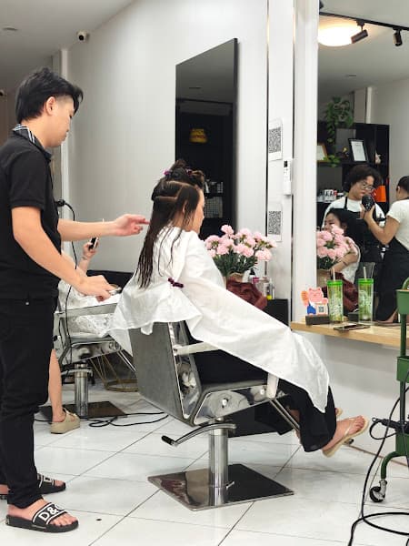 Hình ảnh VanHairSalon - Cơ sở mới: 59 phố Lý Nam Đế, Quận Hoàn Kiếm, Hà Nội ( Cơ sở cũ: 65 phố Bát Đàn, Quận Hoàn Kiếm, Hà Nội) - 5