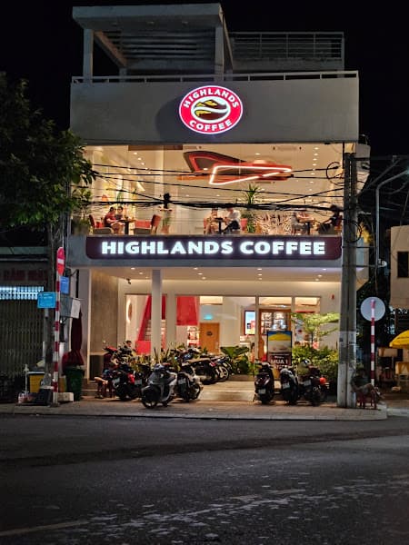 Highlands Coffee Tet Mau Than My Tho