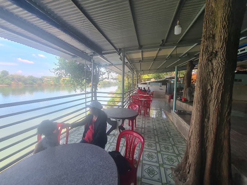 Quán ăn gia đình Bờ Sông