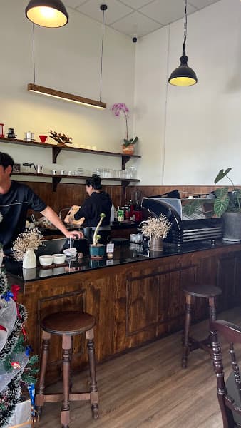Lam Lục Coffee & Tea