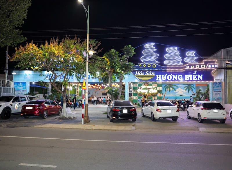 CHỢ HẢI SẢN NAM TÔM
