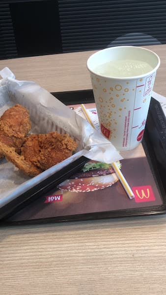 Hình ảnh McDonald's Nguyễn Văn Lộc - 4