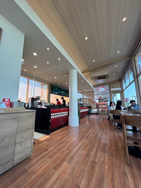 Hình ảnh Highlands Coffee - Bến Bạch Đằng - 3