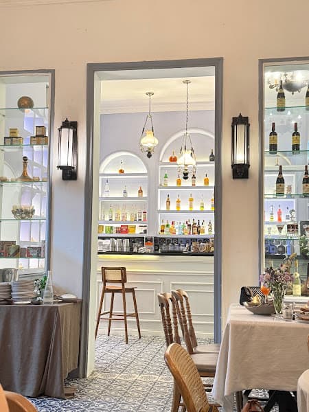 Hình ảnh Villa Des Fleurs - Authentic French Fine Dining - 2