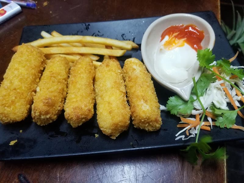 Hình ảnh Oasis Cafe - Koi Fish Cafe - 5