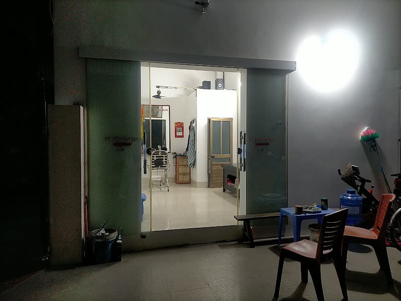 Ảnh bìa Hùng Cắt Tóc