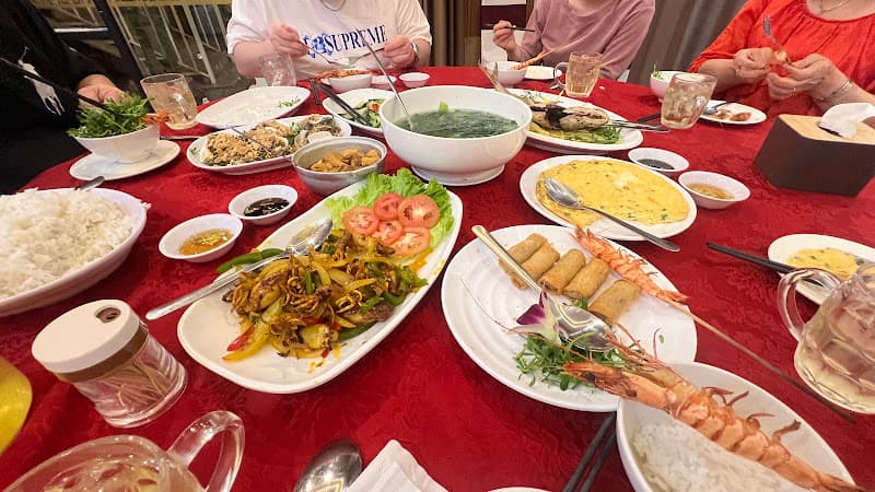 Hình ảnh NHÀ HÀNG Q&T - 6