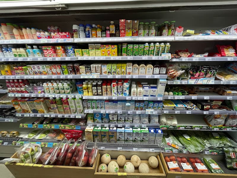 Hình ảnh FamilyMart 202 SƯ VẠN HẠNH - 4